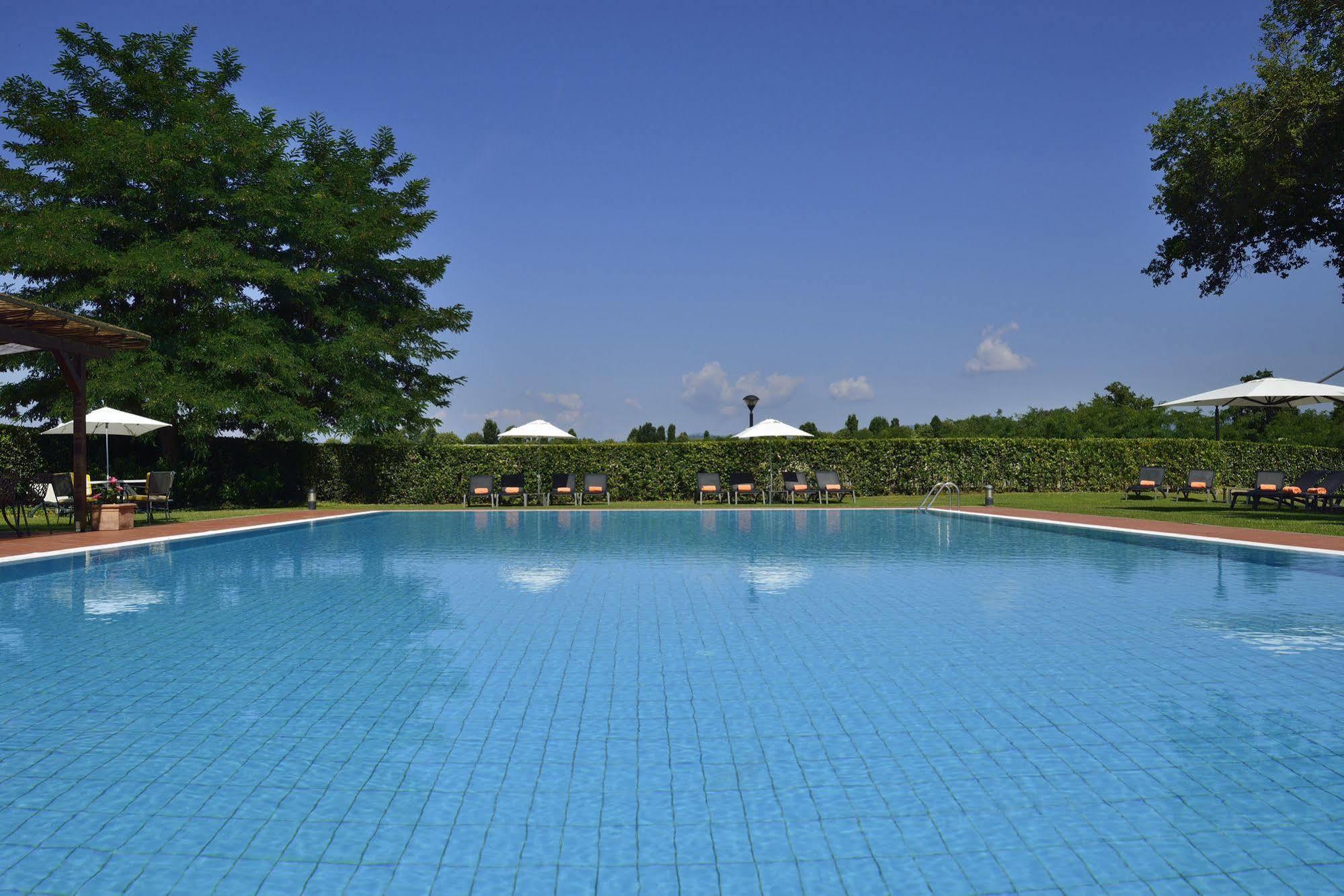Unahotels Poggio Dei Medici Toscana Scarperia Dış mekan fotoğraf